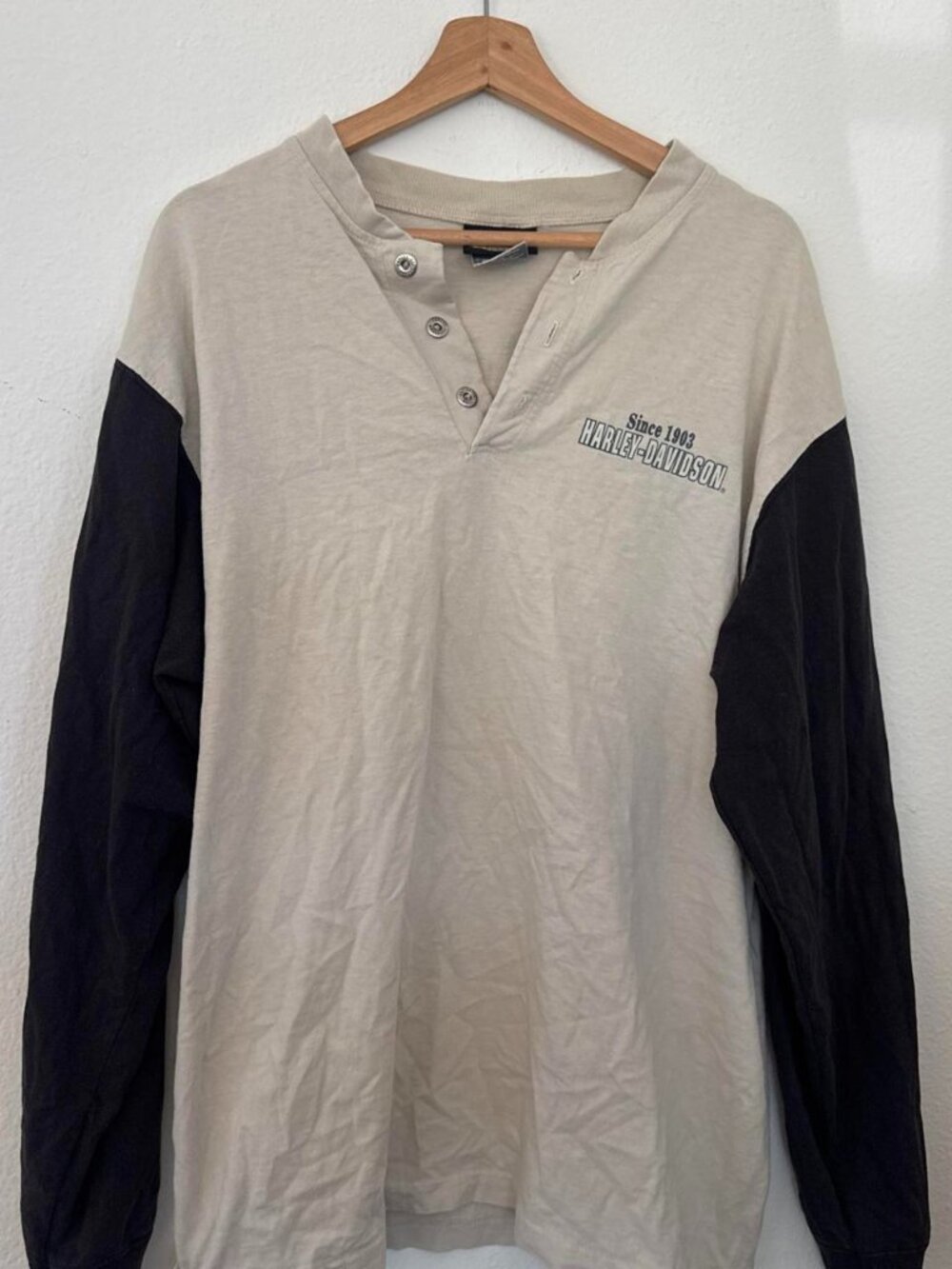 Harley Davidson cream & black long sleeve shirt with Harley-Davidson logo and